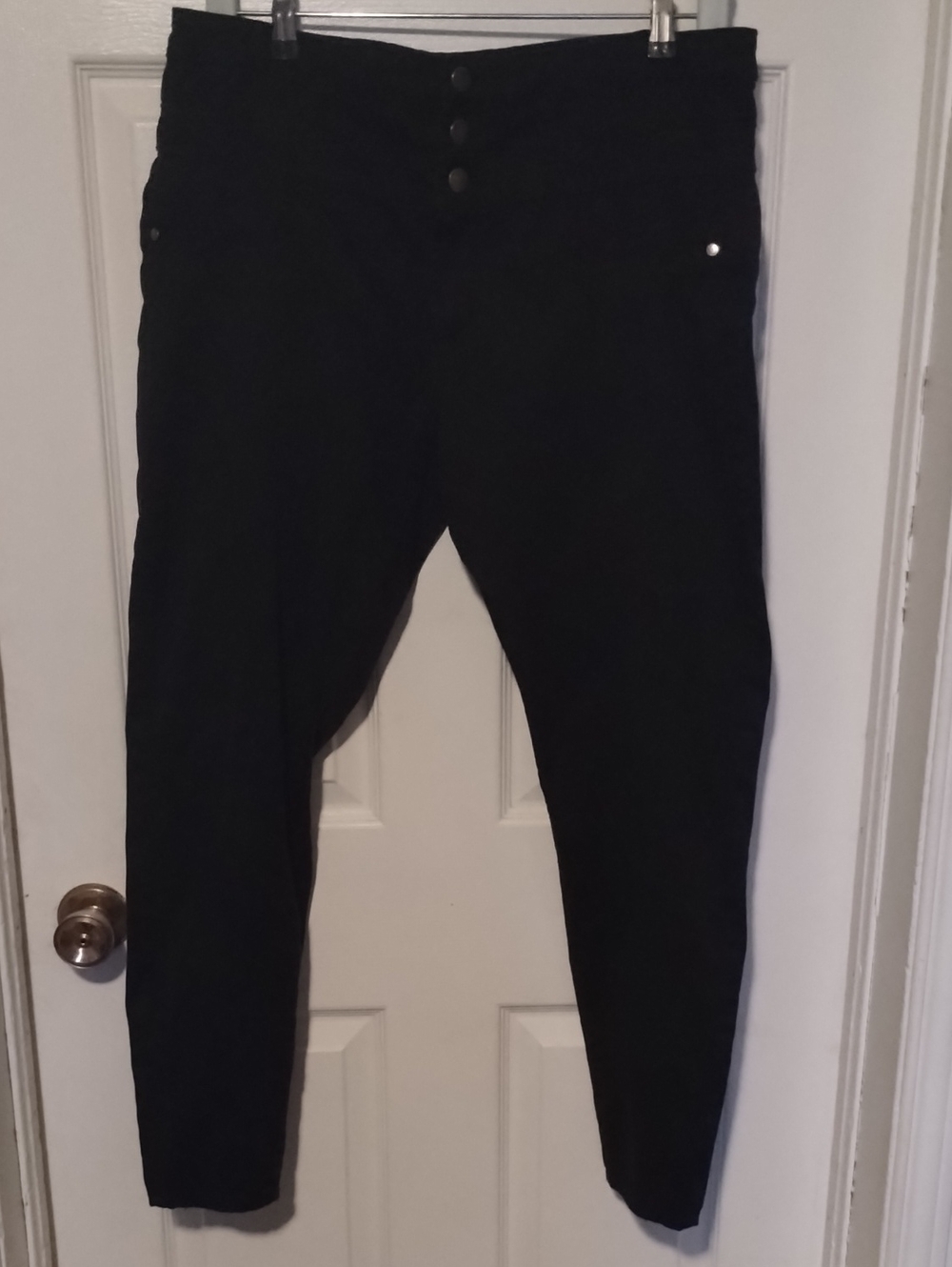 Jordache Black High-Rise Button-Fly Skinny Jeans — Size 16